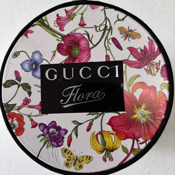 Gucci Flora Gift Makeup Round Box with Floral Design - Picture 8 of 12
